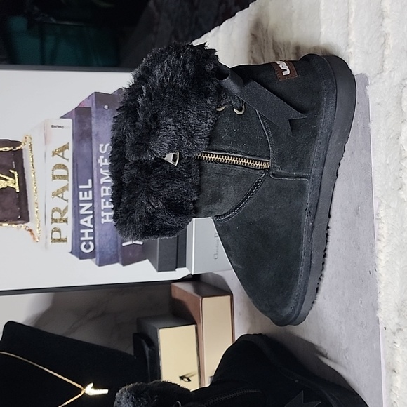 LAMO brand booties NWOT - Picture 4 of 7